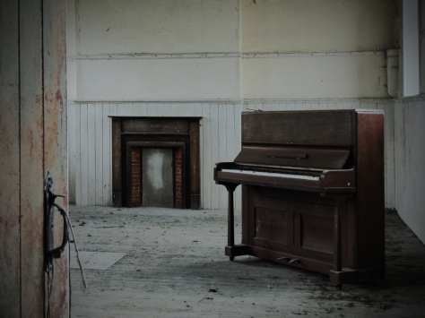 Corvoy Ns Co. monaghan 1902 Piano Through the Door